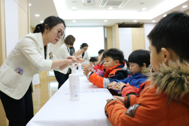 (저용량)어린이집병원체험08.jpg